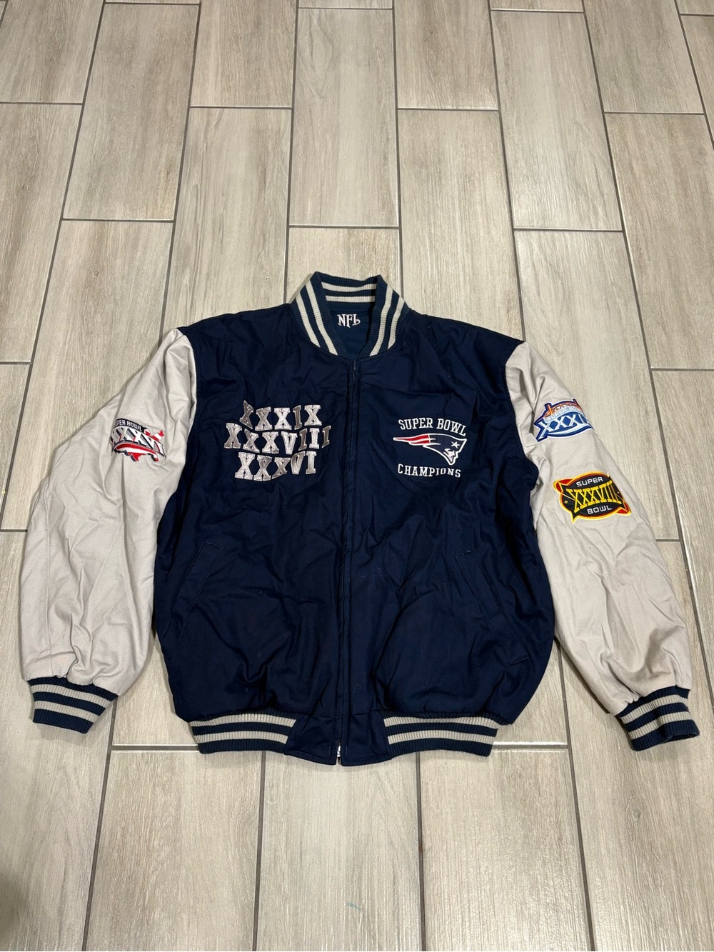 NFL Super Bowl Champions Navy & Gray Bomber Jacket PATRIOTS REVERSIBLE